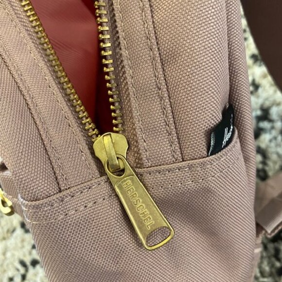 Herschel Mini Back Pack New without Tags Dusky Pink - Picture 11 of 13